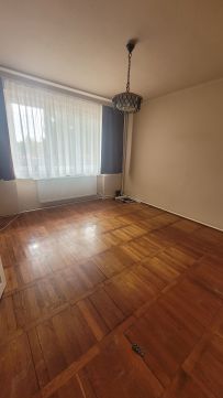 Eladó Ház 2737 Ceglédbercel Ceglédbercel 40-es út buszmegálló közelében