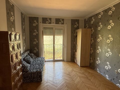 Eladó Lakás 7300 Komló 