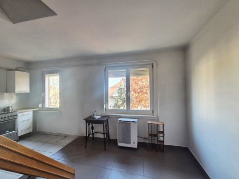 Eladó Lakás 1145 Budapest 14. kerület , HERMINAMEZŐN belső kétszintes NAPFÉNYES, CSENDES lakás