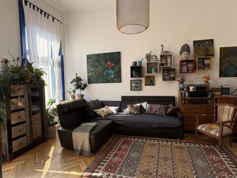 Eladó Lakás 2500 Esztergom 