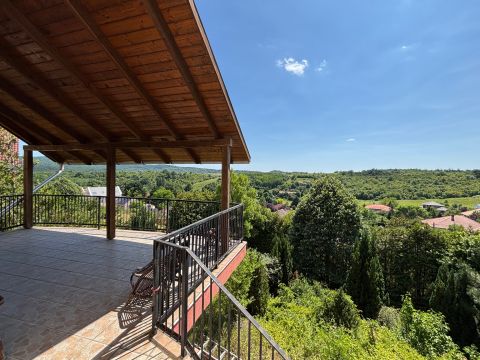 Kiadó Ház 2081 Piliscsaba Piliscsaba, Garancstetőn panorámás családi ház kiadó