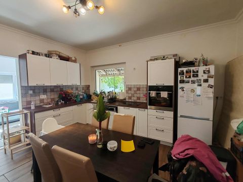 Eladó Ház 6080 Szabadszállás , nappali+2 szobás, nagy kertes ház