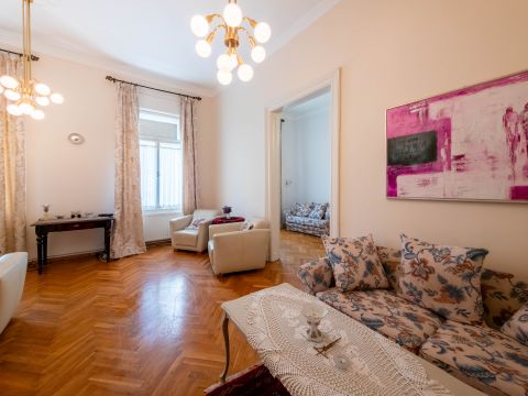 Kiadó Lakás 1053 Budapest 5. kerület , Kiadó nagypolgári lakás a Ferenciek terénél PALOTÁBAN