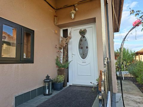 Eladó Ház 6635 Szegvár Eladó Szegváron egy igényes családi ház