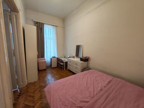 Eladó Lakás 1066 Budapest 6. kerület 