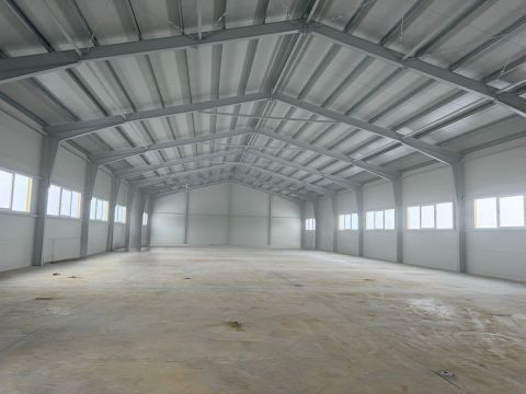 Eladó Ipari 8246 Tótvázsony TÓTVÁZSONY FODOR IPARI PARKBAN 1000 nm es csarnok!