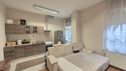 Kiadó Lakás 6000 Kecskemét , Bocskai utcai kiadó iroda/lakás