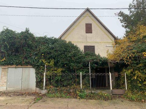 Eladó Ház 2457 Adony Adony, Szőlőhegyi területe