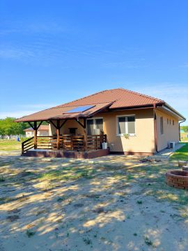 Eladó Ház 6000 Kecskemét Megbízható kivitelezővel álomotthon, energiatakarékos megoldással.