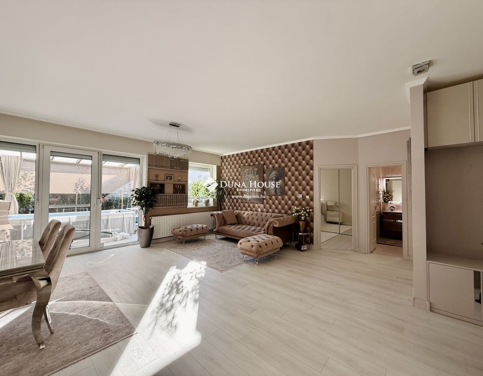 Eladó lakás, Győr