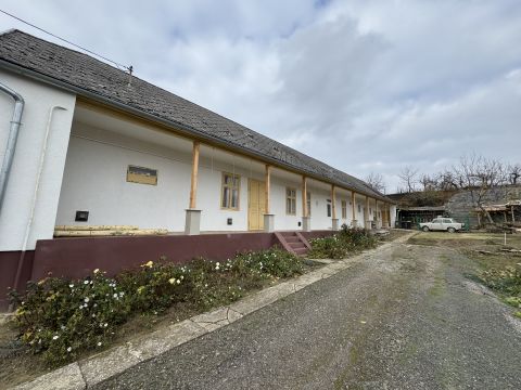 Eladó Ház 7172 Harc 