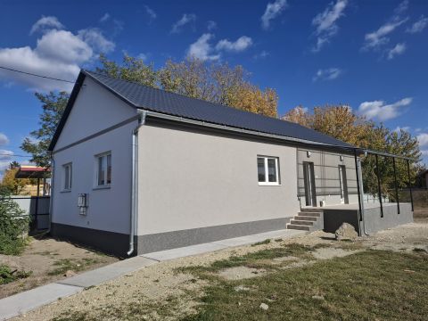 Eladó Ház 2711 Tápiószentmárton 