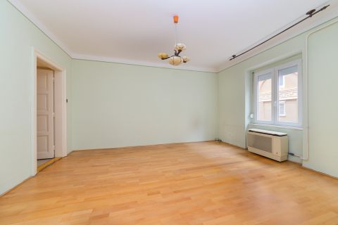 Eladó Lakás 1034 Budapest 3. kerület 