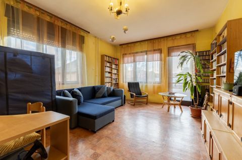 Eladó Ház 1183 Budapest 18. kerület 526 nm-es telken, 3 szintes, 258 nm-es ház, garázzsal