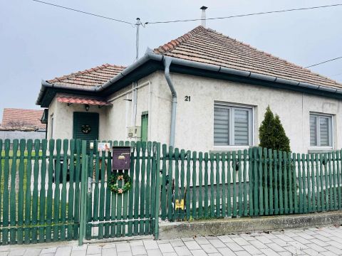 Eladó Ház 2318 Szigetszentmárton 