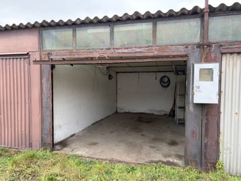 Eladó Parkoló 2890 Tata 