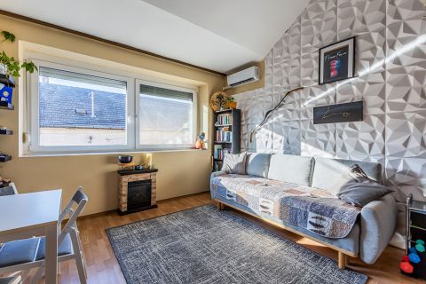 Eladó Lakás 1153 Budapest 15. kerület 