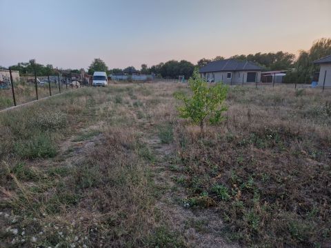 Eladó Telek 2212 Csévharaszt Csévharaszton eladó VÍZ, CSATORNA, VILLANY bekötéssel 1621m2