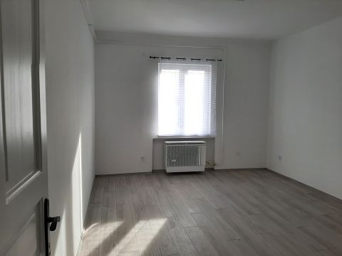 Kiadó Lakás 6000 Kecskemét KIADÓ 2 SZOBÁS LAKÁS A RÁKÓCZI UTCÁBAN