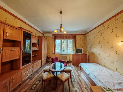 Eladó Lakás 5000 Szolnok 