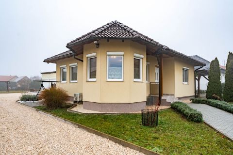 Eladó Ház 8441 Márkó 