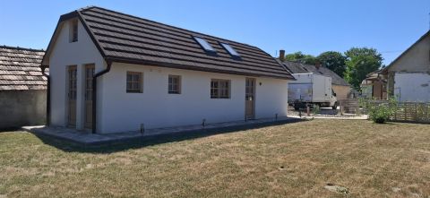 Eladó Ház 8174 Balatonkenese 