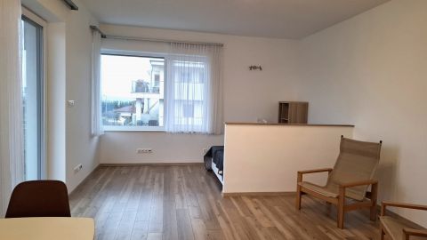 Kiadó Lakás 1112 Budapest 11. kerület Kiadó ERKÉLYES lakás KOCSIBEÁLLÓVAL Madárhegyen