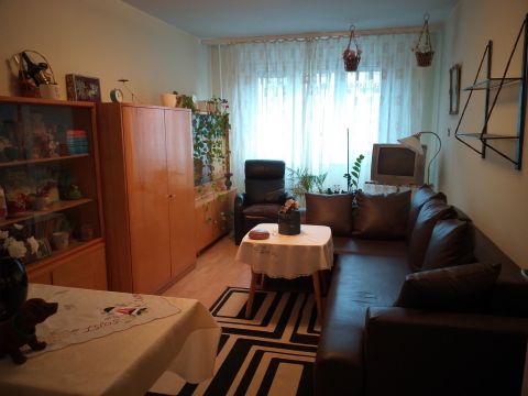 Eladó Lakás 1039 Budapest 3. kerület , Békásmegyeren - Duna felöli oldalon jó elosztású panellakás