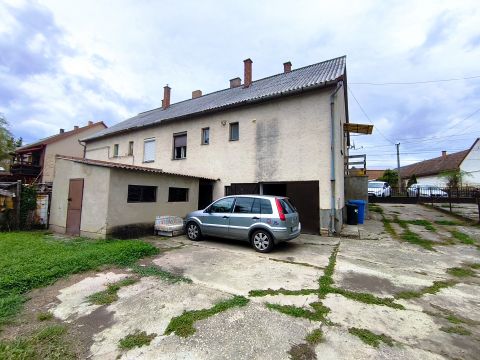 Eladó Ház 7342 Mágocs József Attila u.