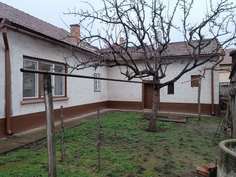 Eladó Ház 6100 Kiskunfélegyháza , Duna house