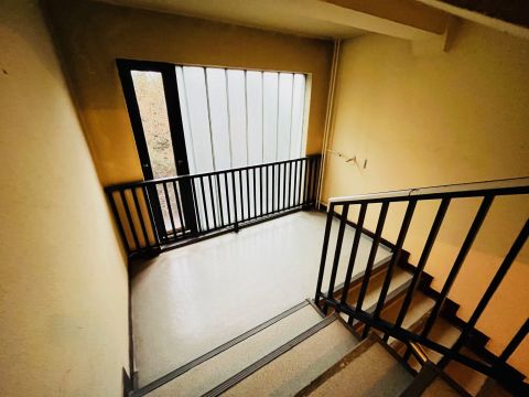 Eladó Lakás 1148 Budapest 14. kerület 4.emeleti panel lakás, Örs Vezér tere 600 méterre.