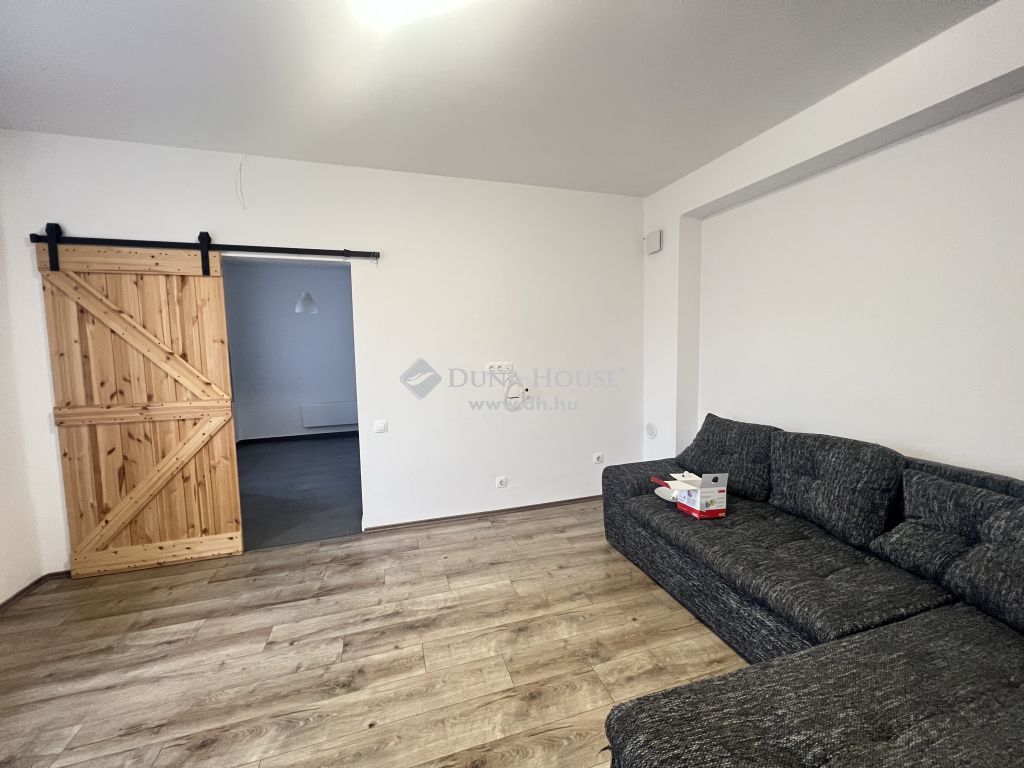 8200 Veszprém , Szabadságpuszta — 1/14