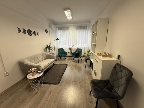 Kiadó Iroda 4400 Nyíregyháza , Nyíregyháza