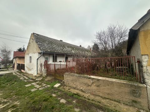 Eladó Ház 2091 Etyek Etyek frekventált helyén