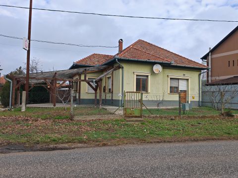 Eladó Ház 5094 Tiszajenő 