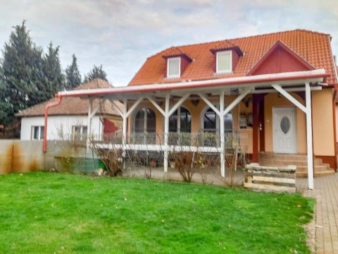 Eladó Ház 4246 Nyíregyháza , 4400 Nyíregyháza, Sóstói Erdő