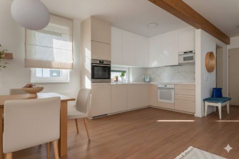 Eladó Lakás 1172 Budapest 17. kerület A1 ÚJ ÉPÍTÉSŰ, 4 SZOBÁS, NAPELEMES HÁZ, GARÁZZSAL, SAJÁT KER