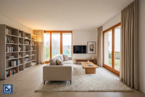 Eladó Lakás 2092 Budakeszi , alacsony rezsijű lakás, saját kert és nagy terasz