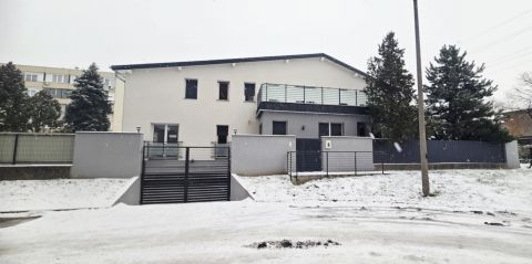 Eladó Lakás 2600 Vác 