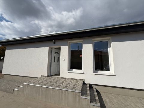 Eladó Ház 2735 Dánszentmiklós 