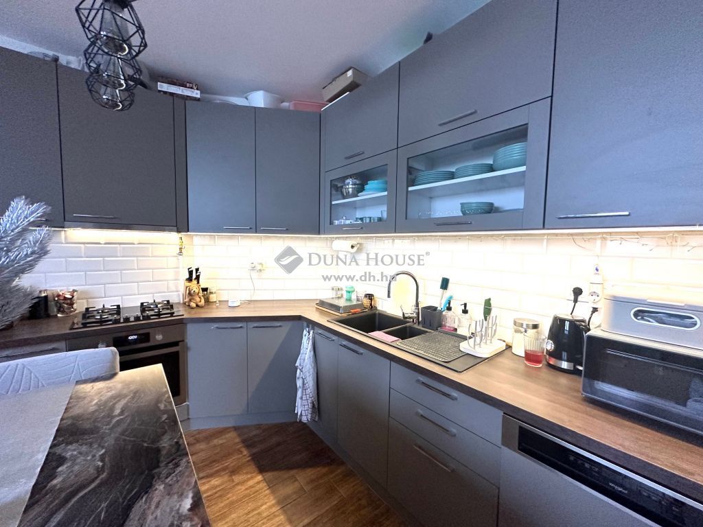 2336 Dunavarsány , Eladó egy 3 hálós tetőtéri lakás közel a Jade beach-hez — 1/41