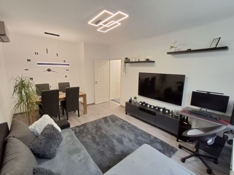 Eladó Lakás 1184 Budapest 18. kerület , Szigetelt házban, felújított lakás