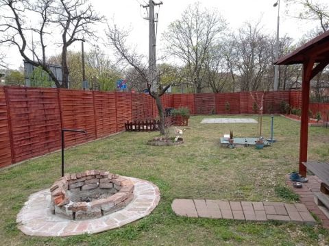 Eladó Lakás 1155 Budapest 15. kerület 3 szobás, önálló saját kerttel rendelkező lakás Eladó!