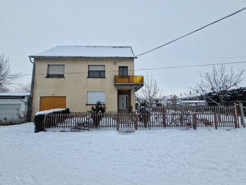 Eladó Ház 6503 Baja , Katonaváros, Sparhoz közel