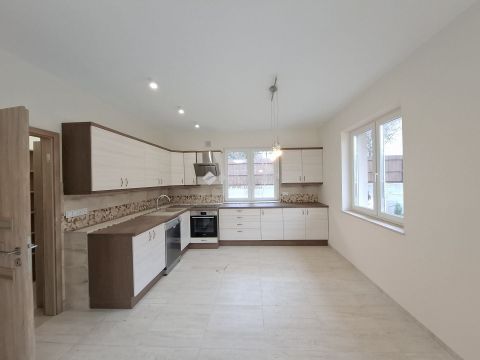 Eladó Ház 1163 Budapest 16. kerület 