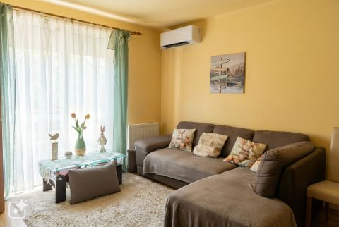 Eladó Lakás 1164 Budapest 16. kerület , Árpádföldön teraszos, kertkapcsolatos lakás