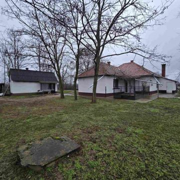 Eladó Ház 6050 Lajosmizse Felújított 3 szobás tanya, szuper helyen!