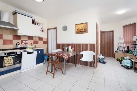 Eladó Ház 9242 Jánossomorja , Petőfi Sándor utca közelében