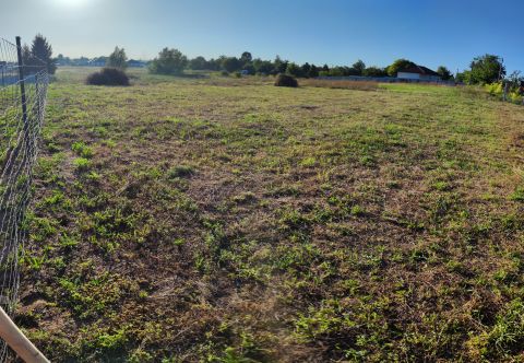 Eladó Telek 2458 Kulcs 