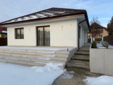 Eladó Ház 2737 Ceglédbercel Ceglédbercel 